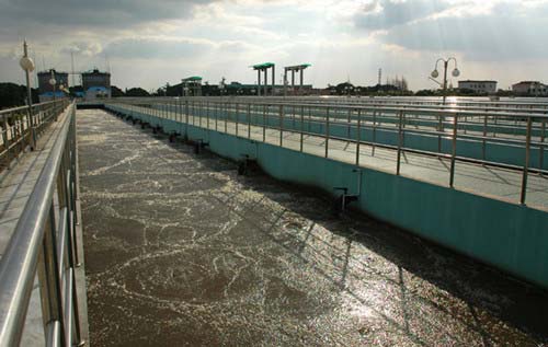 污水處理羅茨風(fēng)機(jī)處理鈦白粉產(chǎn)生的污水案例: